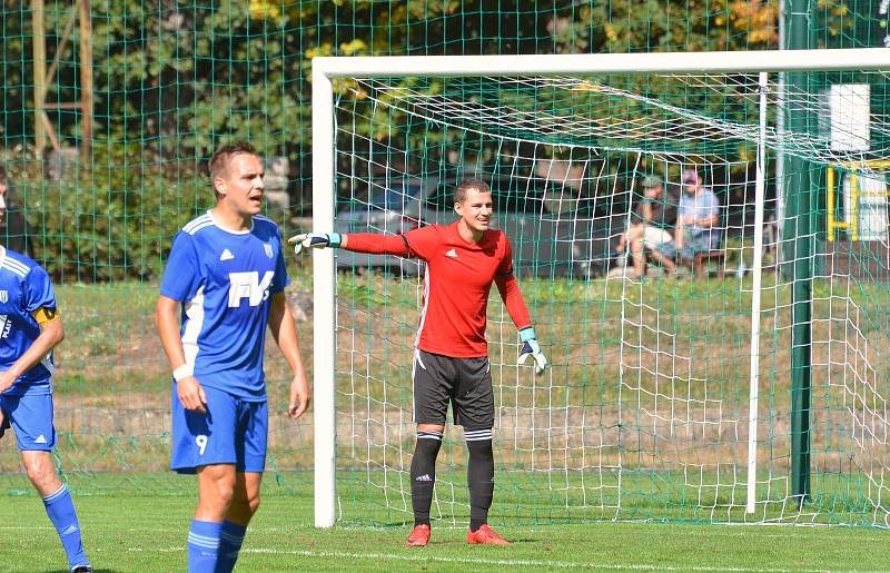 Fotbalisté Dvora Králové prohráli divizní duel na hřišti Velkých Hamrů 2:4.