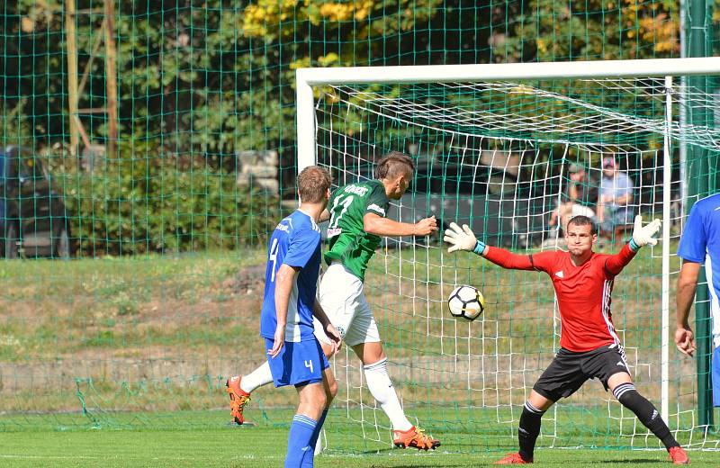 Fotbalisté Dvora Králové prohráli divizní duel na hřišti Velkých Hamrů 2:4.