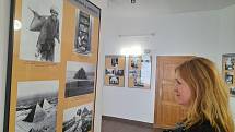 Muzeum Podkrkonoší v Trutnově vystavuje jako první v Česku dílo slavného fotografa Rudolfa Franze Lehnerta. Výstava trvá do 30. října