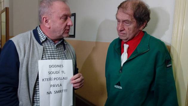 Okresní soud v Trutnově ve čtvrtek zamítl obnovu řízení případu disidenta Pavla Wonky z roku 1981, který se týkal údajného neoprávněného vniknutí do bytu tchyně.