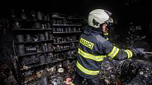 V součtu sedm jednotek hasičů vyslal operační důstojník k ohlášenému požáru přístavku rodinného domu s dílnou do obce Jasenná.