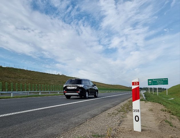 Poláci uvedli v pátek 29. září do provozu dálniční úsek na hranici s Českem Kamienna Góra - Lubawka.