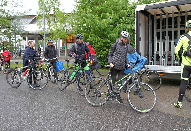 Krkonošské cyklobusy. Turistické autobusové linky jsou v provozu od 28. května do 29. září 2022.