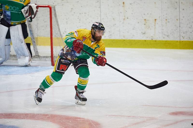 Hokejové derby Trutnov - Dvůr Králové (4:3).