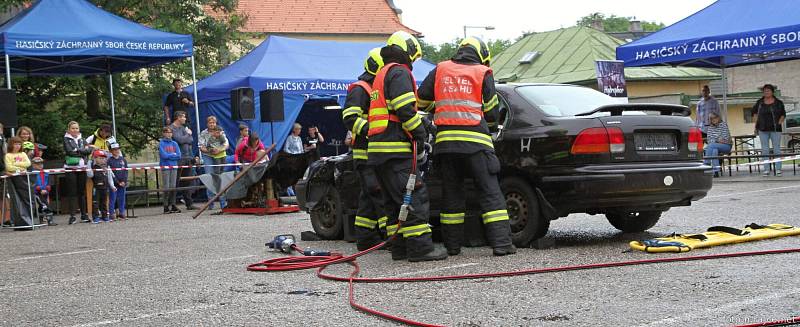 Profesionální hasiči ve Vrchlabí slavili půlstoletí.