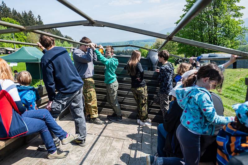 Na Stachelbergu u Trutnova se konal v sobotu sraz vojenské techniky.