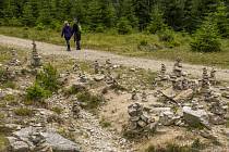 Stavění kamenných pyramid nebo mužíků je trnem v oku ochránců přírody.