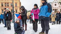 Demonstrace odpůrců protipandemických opatření v Trutnově na Krakonošově náměstí v neděli 23. ledna.