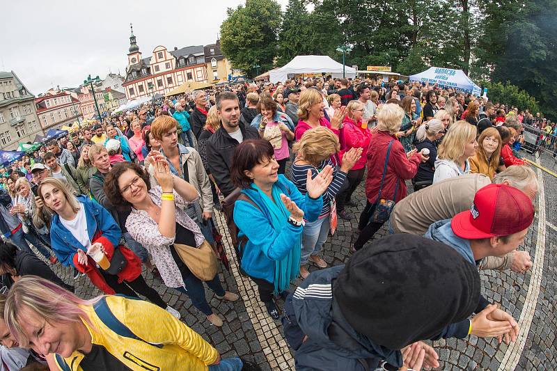 Vrchlabské náměstí TGM zaplnil 22. ročník Krkonošských pivních slavností.