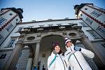 Olympijský medailista v biatlonu Michal Krčmář a Eva Samková dorazili do Vrchlabí oslavit stříbrnou a bronzovou medily. Po návratu ze zimních olympijských her v korejském Pchjongčchangu.