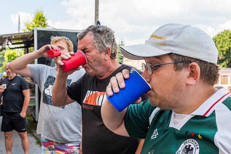 O první ročník trutnovského street food pikniku byl velký zájem.