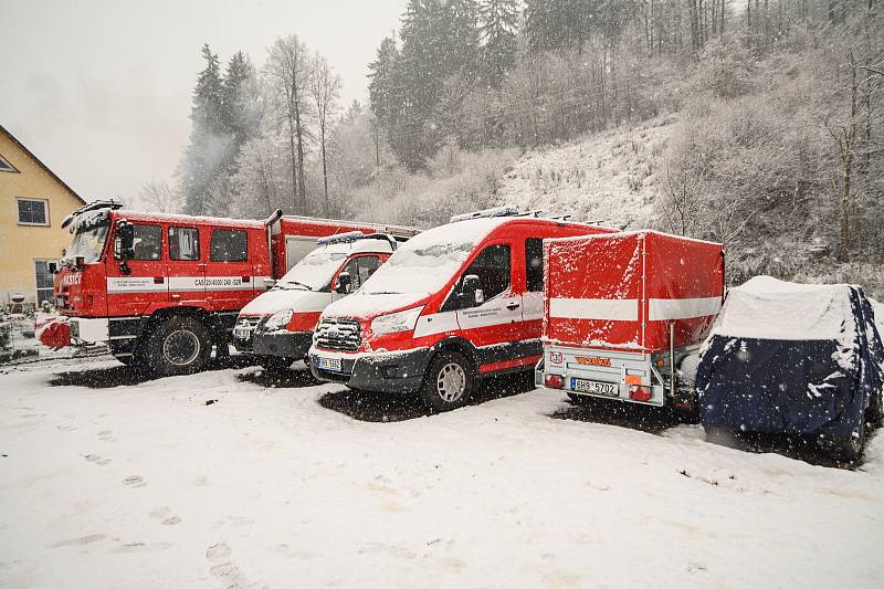 Hasiči a obec otevřeli v Rudníku povodňový humanitární sklad.