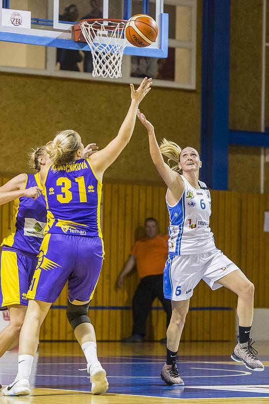 Ženská basketbalová liga: BK Loko Trutnov - Slovanka MB 86:70.