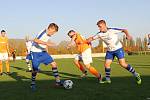 Na podzim vrchlabští fotbalisté porazili Kostelec nad Orlicí 3:2. A dařilo se jim i v jarní odvetě, když nejprve dotáhli vyrovnaný duel k bezbrankové remíze, aby pak ovládli penaltový rozstřel.