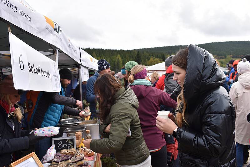 V sobotu se konala na parkovišti na Pomezních Boudách gastronomická akce Maloúpská vařečka.