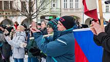 Demonstrace odpůrců protipandemických opatření v Trutnově na Krakonošově náměstí v neděli 23. ledna.