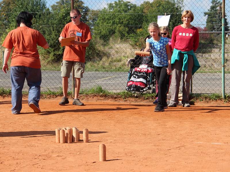 Ve Dvoře zápolili v rodinné a dovednostní hře mölkky