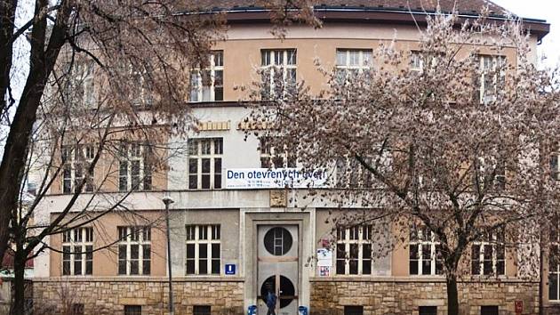 Střední škola informatiky a služeb ve Dvoře Králové