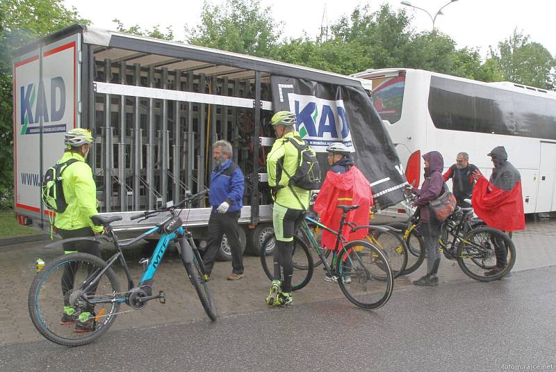 Krkonošské cyklobusy. Turistické autobusové linky jsou v provozu od 28. května do 29. září 2022.