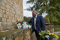 Představitelé Trutnova uctili na městském hřbitově oběti druhé světové války. Od jejího ukončení letos uplynulo 75 let.
