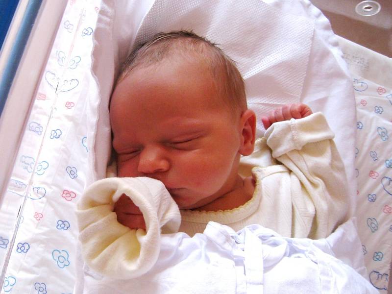 TADEÁŠEK ĎUREC se narodil 27. února v 5.34 hodin mamince Veronice. Vážil 3,41 kg a měřil 50 cm. Spolu s bráškou Williamem bydlí ve Dvoře Králové nad Labem.