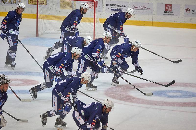 Hokejisté Trutnova na úvod sezony přehráli rivala ze Dvora Králové nad Labem.