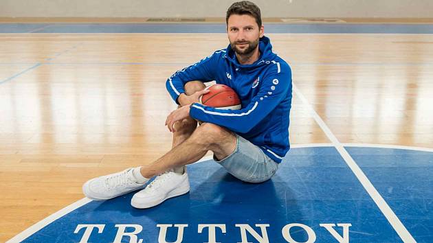 Trenérem trutnovských basketbalistek pro nový soutěžní ročník je Richard Kucsa, jenž naposledy působil u mužského celku Hradce Králové.