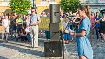 Z trutnovské demonstrace proti Babišovi.