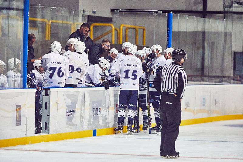 Hokejisté Trutnova na domácím ledě podlehli Plamenům ze Žďáru nad Sázavou 2:3.