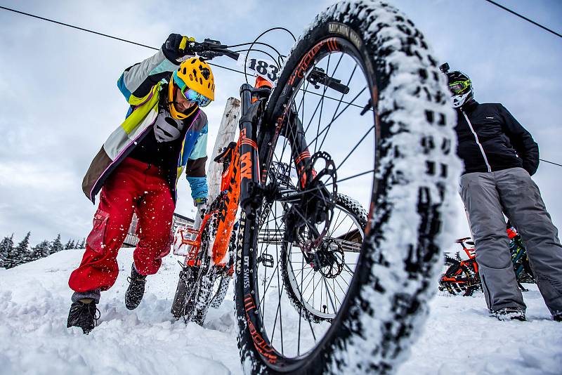 Chinese DownHill 2020 ve Špindlerově Mlýně.