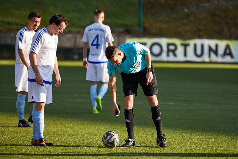 Divizní fotbalové derby: MFK Trutnov - TJ Dvůr Králové nad Labem.