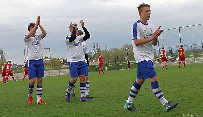 Vrchlabští fotbalisté na domácím hřišti přehráli soupeře z Nového Bydžova 3:1.