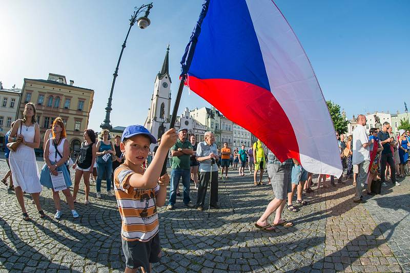 Demonstrace proti Andreji Babišovi 11. června 2019 v Trutnově.