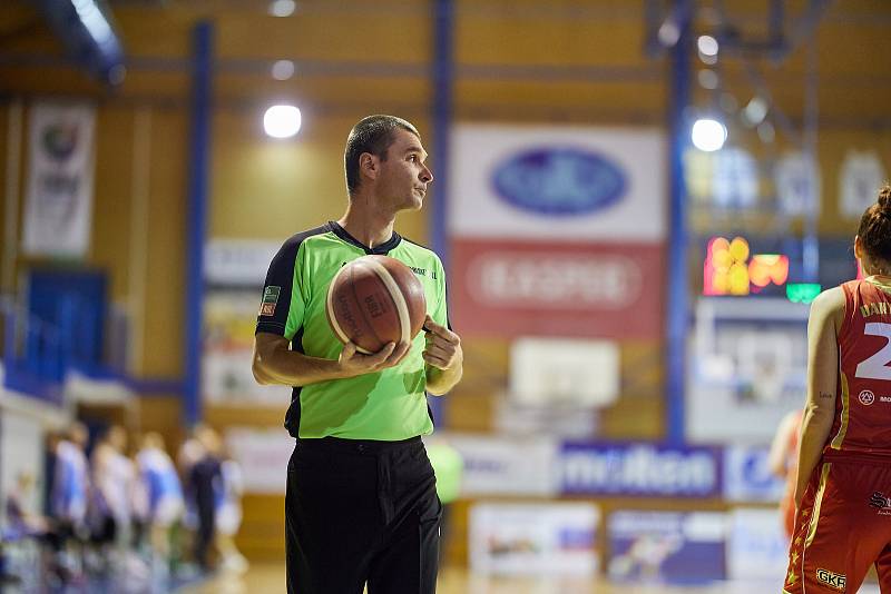 Utkání 7. kola RENOMIA ŽBL basketbalistek: BK Loko Trutnov - BLK Slavia Praha (79:82).