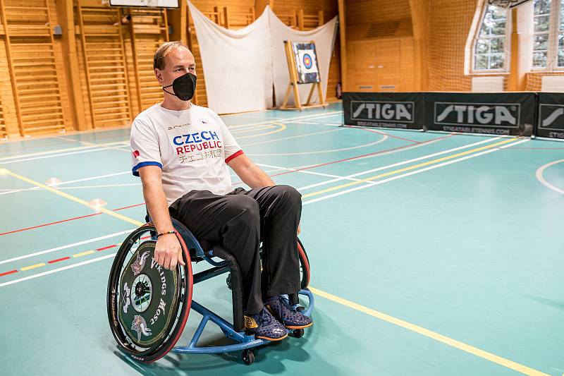 Obchodní akademie Olgy Havlové v Janských Lázních přichystala 17. listopadu Den otevřených dveří a stylovou výstavu k výročí sametové revoluce.