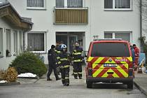 Noční požár domu s pečovatelskou službou v Libštátu na Semilsku policie vyšetřuje pro podezření z trestného činu obecného ohrožení z nedbalosti.