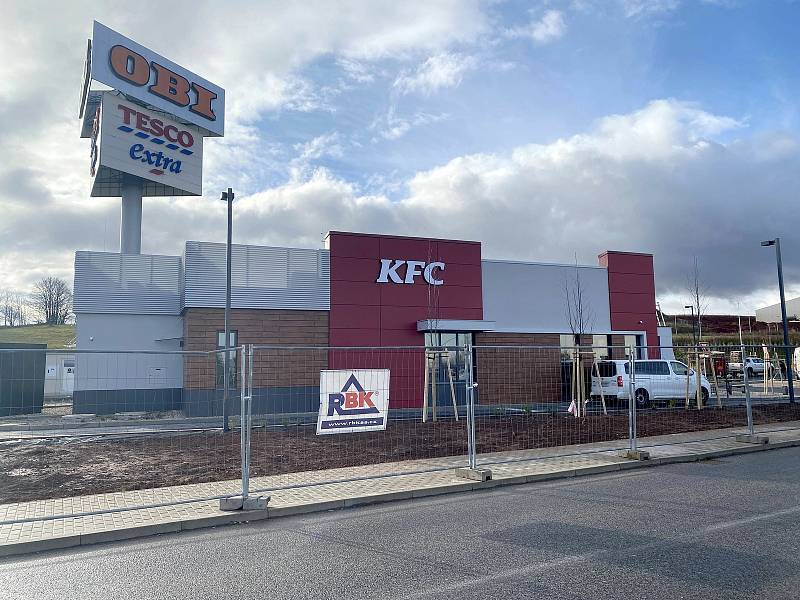 Fast food restaurace KFC otevře v Trutnově v úterý 30. listopadu.