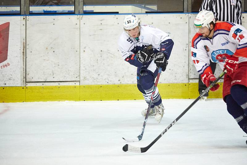 Hokejový duel 2. ligy Trutnov - Letňany (3:2).