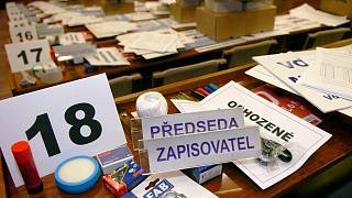 Ve výbavě volebních komisí nesmí chybět ani špendlíky - Krkonošský deník