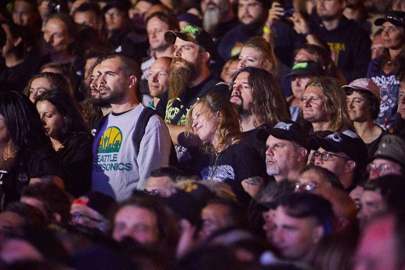 Festival Obscene Extreme je i pestrou směsicí fanoušků, kteří často přijíždí v různých kostýmech.