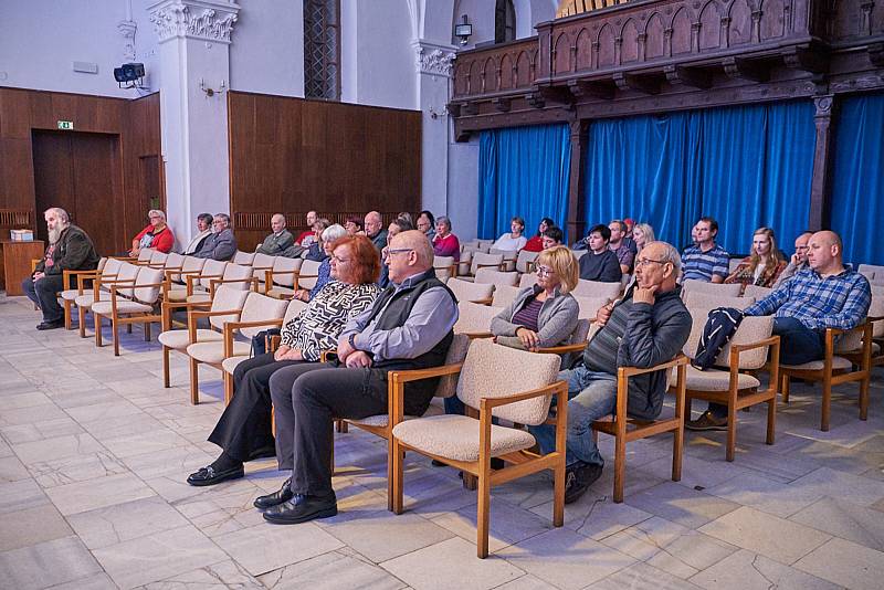 Začal festival Devět bran.