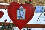 Lidé vzpomínali na Hrádečku na Václava Havla v den 10. výročí jeho úmrtí.