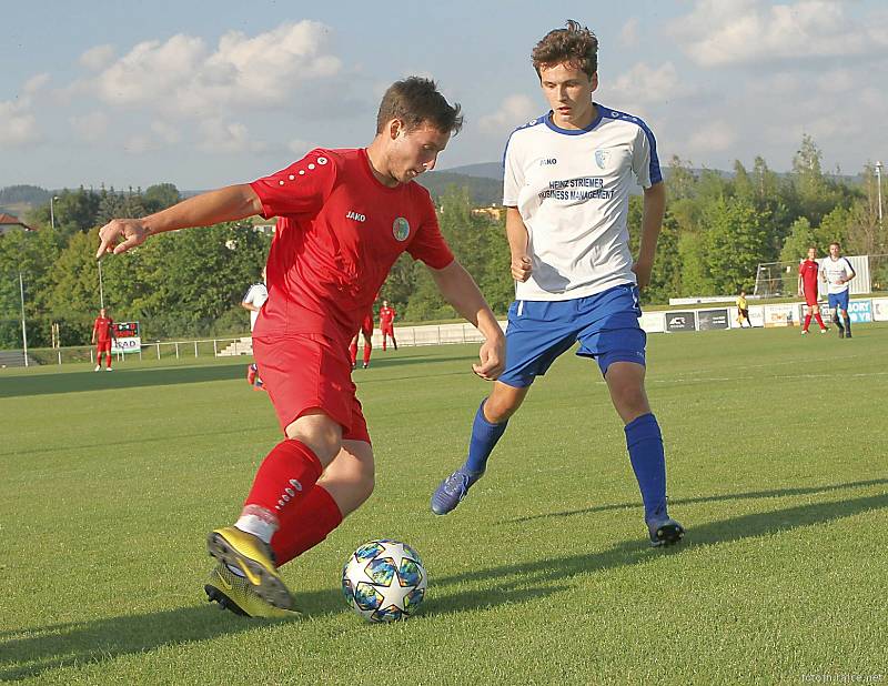 OKRESNÍ DERBY se hrálo na vrchlabském stadionu, kde domácí rezerva porazila Úpici 1:0 trefou Finka ze 78. minuty.