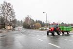 Od pondělí 2. března je uzavřena kvůli rekonstrukci Krkonošská ulice ve Dvoře Králové nad Labem v úseku od čerpací stanice směrem na Kocbeře. Objízdná trasa vede přes Choustníkovo Hradiště.