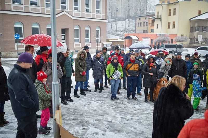 Úterní protest proti Babišovi a Ondráčkovi v Trutnově