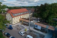 V areálu Domova sv. Josefa v Žirči se v letošním roce otevře nová budova s chytrými byty pro nemocné s roztroušenou sklerózou.