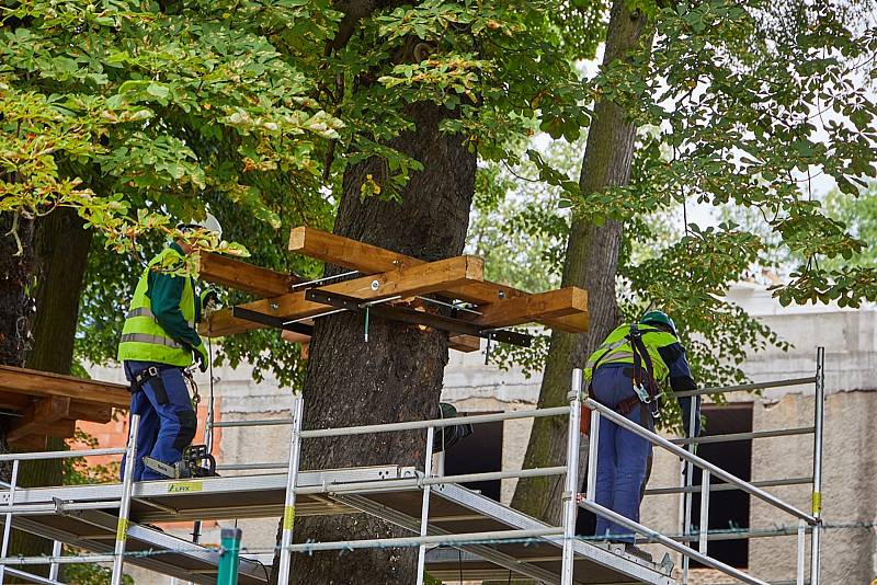 Největší investiční akce Trutnova, výstavba moderního Střediska volného času, je v plném proudu.