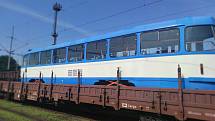 Spolek Přítel Krkonošského metra zakoupil čtyři vysloužilé tramvaje od Dopravního podniku Ostrava a v červenci je převezl na vlakové nádraží do Rokytnice nad Jizerou, kde nyní stojí.
