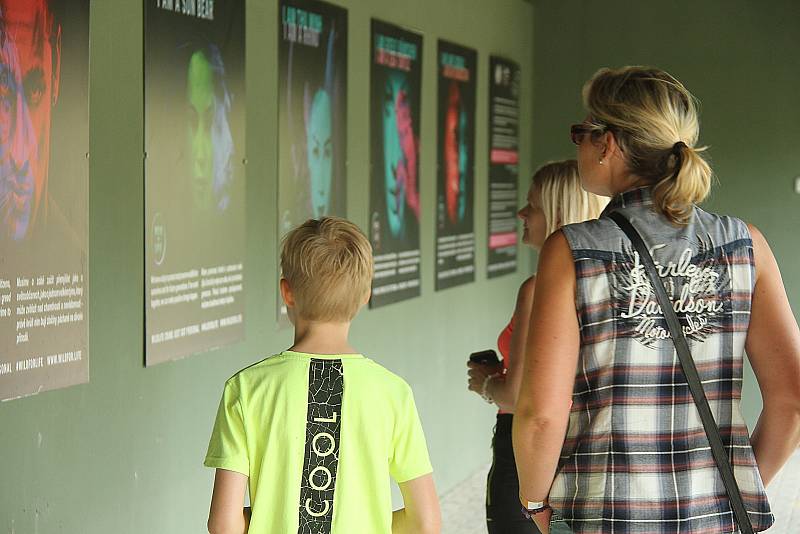 Safari Park Dvůr Králové otevřel novou výstavu, která upozorňuje na nelegální obchod se zvířaty.