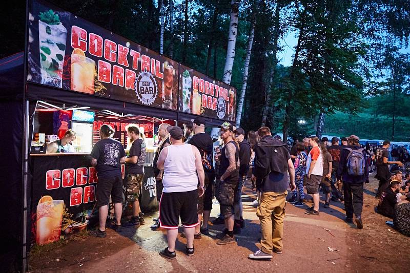 Obscene Extreme 2018 pokračoval pátečním večerem.